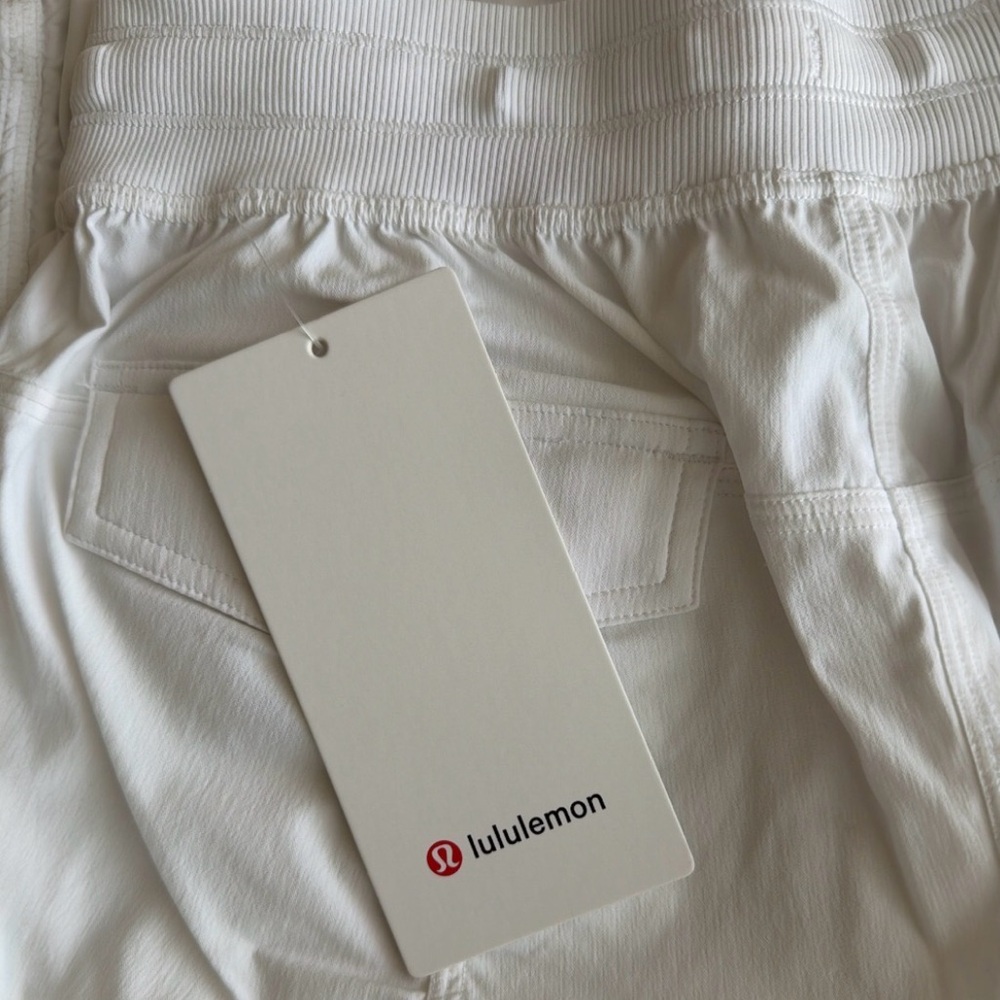 NWT lululemon Dance Studio Relaxed-Fit Mid-Rise Cargo Pant - XS - Picture 14 of 16